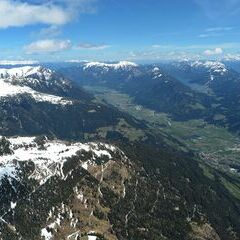 Flugwegposition um 12:16:17: Aufgenommen in der Nähe von Gemeinde Berg im Drautal, Österreich in 2447 Meter